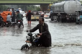 مون سون کی بارشوں نے تباہی مچا دی، 10 افراد شدید زخمی