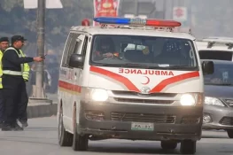 تیز رفتار کار اور ٹرک میں تصادم، 4 افراد جاں بحق