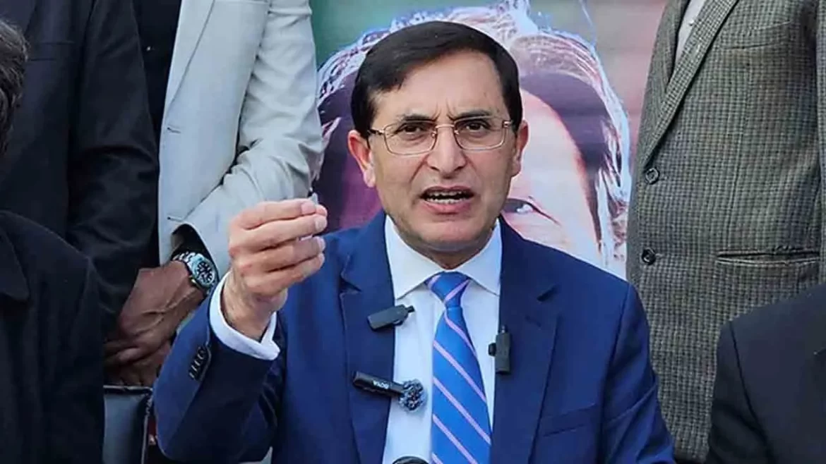 الیکشن کمیشن نے کہا کہ سپریم کورٹ نے 39 ارکان کو پی ٹی آئی ایم این ایز ڈیکلیئر کرنے کا حکم دیا، الیکشن کمیشن نے سپریم کورٹ سے رہنمائی مانگی ہے کہ پہلے وہ فیصلہ آ جائے، امید ہے سپریم کورٹ اپنا فیصلہ واضح کر دے گی۔