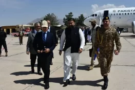 وزیراعظم پاکستان ایک روزہ دورے پر کوئٹہ پہنچ گئے