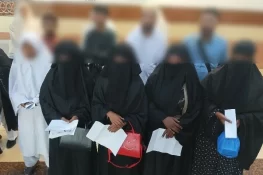 عمرے کی آڑ میں بھیک مانگنے جانیوالے 11 مسافر گرفتار