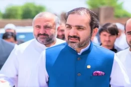 تحریک انصاف میں مرزا آفریدی کو سینیٹر بنانے پر تنازع