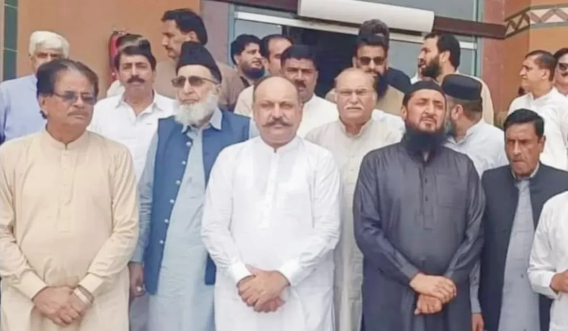 سرائے عالمگیر میں مسلم لیگ (ن) گجرات کے بڑوں کا اکٹھ، تحفظات کے متعلق اعلیٰ قیادت کو آگاہ کرنے کا فیصلہ