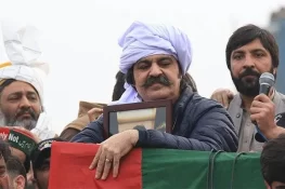 جلسہ کرنے کے خواہشمند وزیراعلیٰ علی امین گنڈاپور جلسہ ملتوی ہونے پر ناخوش