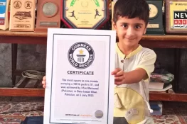 5 سالہ پاکستانی مارشل آرٹسٹ نے بھارت کا 5 سال پرانا ورلڈ ریکارڈ توڑ دیا