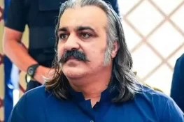 اسلحہ و شراب برآمدگی کیس: علی امین گنڈاپور کا عدالت پیش نہ ہونے کا فیصلہ