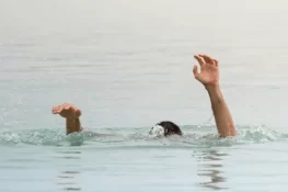 ڈنگہ، سیم نالہ میں نہاتے ہوئے دو کم عمر لڑکیاں پانی میں بہہ گئیں