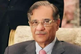 سابق چیف جسٹس ثاقب نثار بیرون ملک نجی دورے کے بعد پاکستان پہنچ گئے