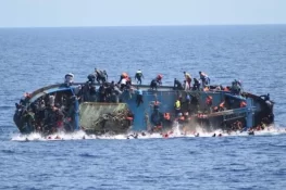 کشتی الٹنے سے 12 افراد اپنی جانیں گنوا بیٹھے