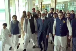 معروف اسلامی اسکالر ڈاکٹر ذاکر نائیک پاکستان پہنچ گئے