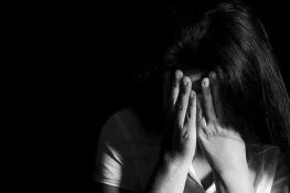 جیل میں قید 20 سالہ لڑکی کو جیل سپرنٹنڈنٹ نے زیادتی کا نشانہ بنا ڈالا