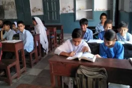 فضائی آلودگی میں اضافہ، لاہور میں سکولوں کے اوقات کار تبدیل