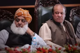 لیگی قائد نواز شریف سے ملاقات کیلئے مولانا فضل الرحمان لاہور پہنچ گئے