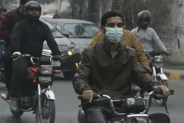 اسموگ کے پیش نظر ماسک پہننا لازمی قرار