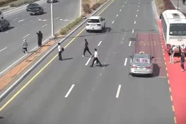 پیدل سڑک کراس کرنے والوں پر جرمانہ ہوگا، نیا ٹریفک قانون نافذ