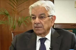 پی ٹی آئی عمران خان سے ملاقات کے لیے حکومت کو بلیک میل کر رہی ہے، خواجہ آصف