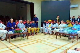 امن جرگہ نے وزیراعلیٰ کے پی، کو پی ٹی ایم سے مذاکرات کا اختیار دیدیا