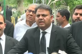 عمران خان کی سیاسی حیثیت تسلیم کیے بغیر ملک میں استحکام نہیں آسکتا: فواد چودھری