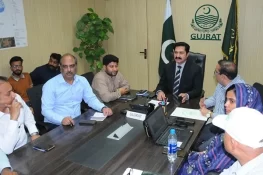 ڈپٹی کمشنر گجرات کی ورلڈ پولیو ڈے پر انسدادِ پولیو مہم کے اجلاس کی صدارت