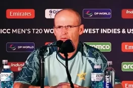 پی سی بی سے اختلافات، ہیڈ کوچ گیری کرسٹن عہدے سے مستعفی