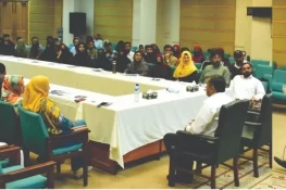 غیر قانونی ہجرت کی روک تھام: یونیورسٹی آف گجرات میں سیمینار