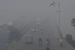 پنجاب میں اسموگ بے قابو، سرکاری میٹنگز بھی آن لائن کرنے کا فیصلہ