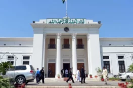 اساتذہ کی انتہائی کم تنخواہوں پر پختونخوا اسمبلی میں توجہ دلاؤ نوٹس جمع