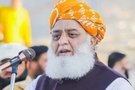 تحریک انصاف رابطے میں رہے تو ان کیلئے کردار ادا کرسکتا ہوں: مولانا فضل الرحمان