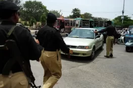 جعلی نمبر پلیٹ اور کالے شیشوں والی گاڑیوں کے خلاف کریک ڈاؤن کا فیصلہ
