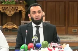 جو کہتا تھا ڈیل نہیں کرونگا وہ ”ڈیل کر لو“ کی صدائیں دے رہا ہے، عطا تارڑ