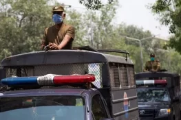 چلڈرن ہسپتال کے قریب ڈاکو ناکہ، پولیس کی فائرنگ سے ملزمان فرار