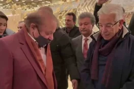 خواجہ آصف کی نواز شریف سے ملاقات، بدتمیزی کے واقعے سے متعلق آگاہ کیا