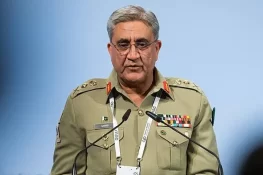 خانہ کعبہ جاکر کہنے کو تیار ہوں، بشریٰ بی بی نے جھوٹ بولا، جنرل (ر) باجوہ