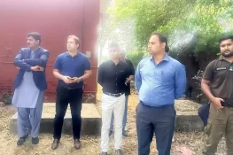 سی ای او ہیلتھ گجرات ان ایکشن، درخت چوری کرتے چور رنگے ہاتھوں گرفتار