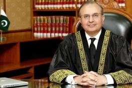 تمام کیسز آئینی عدالت میں نہ لے جائیں کچھ ہمارے پاس بھی رہنے دیں: جسٹس منصور علی شاہ