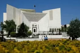 قاضی صاحب کی جان چھوڑ دیں، آئینی بینچ نے فائز عیسیٰ کیخلاف درخواست خارج کردی
