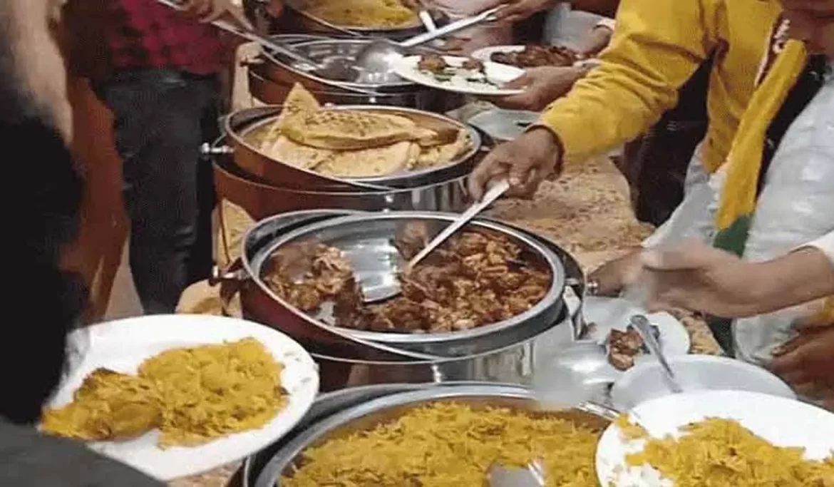 زہریلا کھانا کھانے سے 17 افراد کی حالت غیر