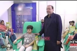 چوہدری شافع حسین کا سندس فاؤنڈیشن کا دورہ، تھیلیسیمیا کے مریضوں میں تحائف تقسیم کئے