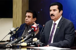 پی ٹی آئی والے بنیادی طور پر این آر او چاہتے ہیں جو نہیں مل سکتا، گورنر پختونخوا