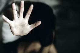 سکیورٹی گارڈ نے خاتون کو مبینہ طور پر زیادتی کا نشانہ بناڈالا