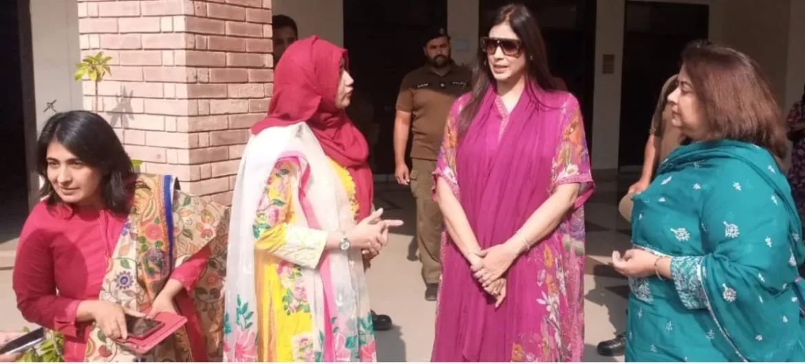 صوبائی خاتون محتسب پنجاب نبیلہ حاکم علی خان کا گجرات کا دورہ