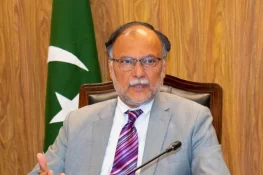 جاری منصوبوں کی تکمیل کے لیے 2900 ارب روپے کی ضرورت درکار ہے، احسن اقبال