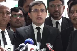 سیاسی مذاکرات ہورہے ہیں اور اختلافات کو جلد ختم ہونا چاہیے، بیرسٹر گوہر