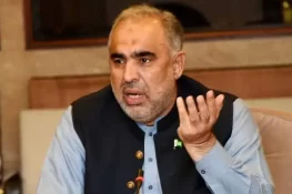 خواجہ آصف کی پریس کانفرنس سے واضح ہوگیا کہ انہیں فیصلے کا پہلے سے علم ہے، اسد قیصر