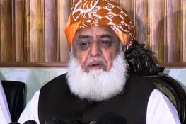 اگر آپ نہیں سمجھتے تو کل آپ کا گریبان اور ہمارا ہاتھ ہوگا، مولانا فضل الرحمان