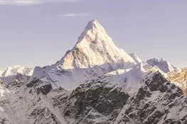 دنیا کی بلند ترین چوٹی ماؤنٹ ایورسٹ سر کرنے کی فیس میں اضافہ