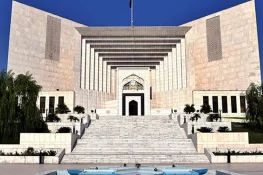 9مئی کو لوگوں کا کور کمانڈر ہاؤس جانا سکیورٹی بریچ تھا، کسی فوجی افسر کا ٹرائل ہوا؟ عدالت