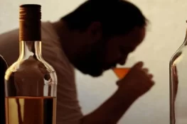 ترکیہ میں زہریلی شراب پینے سے ہلاکتوں کی تعداد 33 ہوگئی