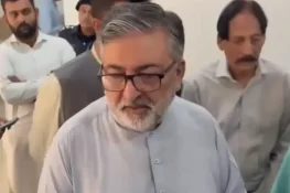 جے یو آئی (ف) نے پی ٹی آئی کیساتھ سڑکوں پر آنے کے امکانات کو مسترد کردیا