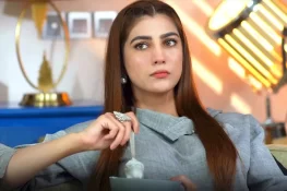 کراچی میں گر کر تباہ ہونے والے طیارے میں مجھے بھی سوار ہونا تھا، نازش جہانگیر